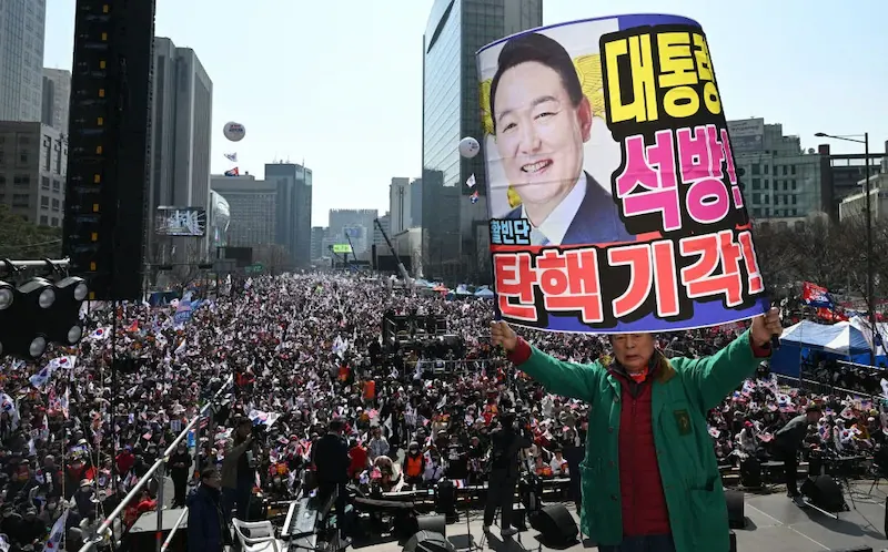 South Korean President Yoon Suk Yeol Released from Prison After Arrest Overturned