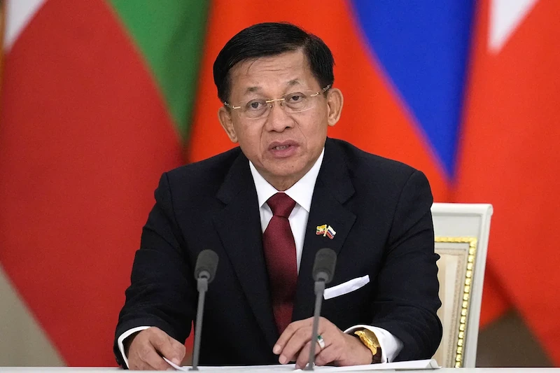 Il capo della giunta del Myanmar Min Aung Hlaing pianifica le elezioni nel controllo internazionale