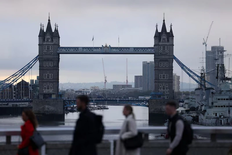 British Economy Brazers for Impact: Las tarifas de Trump amenazan el crecimiento y la estabilidad fiscal