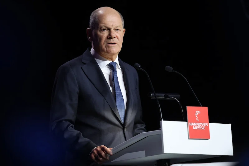 German Chancellor Scholz Criticizes Trump's Accusations Against Canada and Extends a Helping Hand
