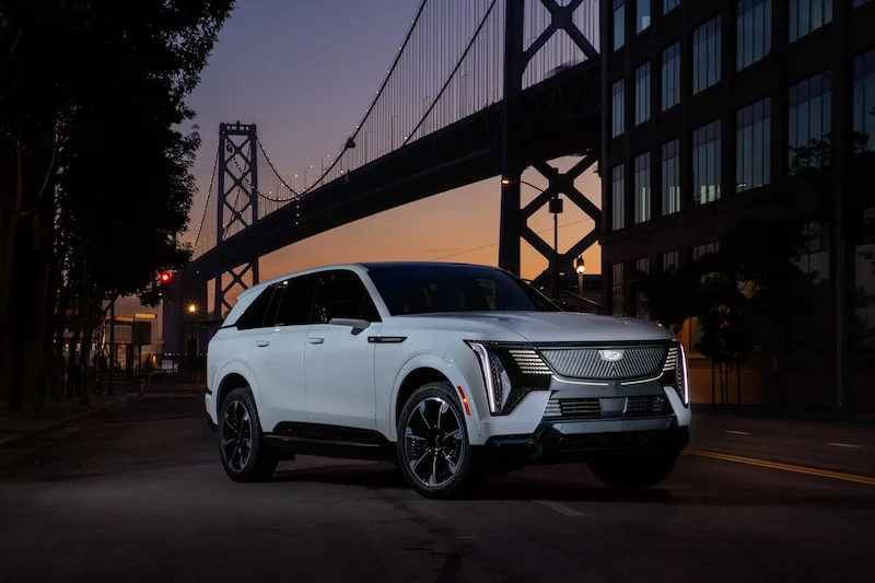 Cadillacs geliebte Escalade scheint hell mit seiner elektrischen Transformation