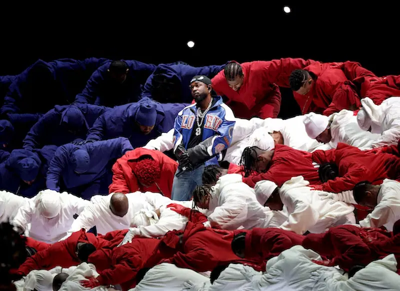 Kendrick Lamar prowadzi paczkę z 10 nominacją American Music Awards