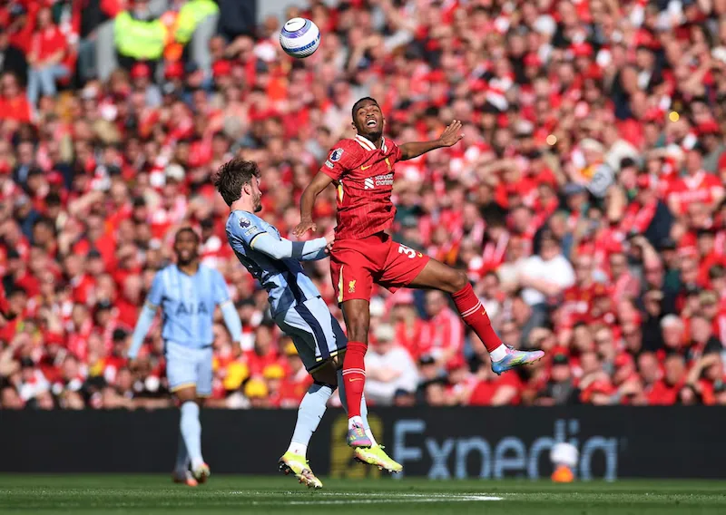 O título da Liverpool Clinch Premier League de maneira espetacular com 5-1 de vitória sobre o Tottenham Hotspur