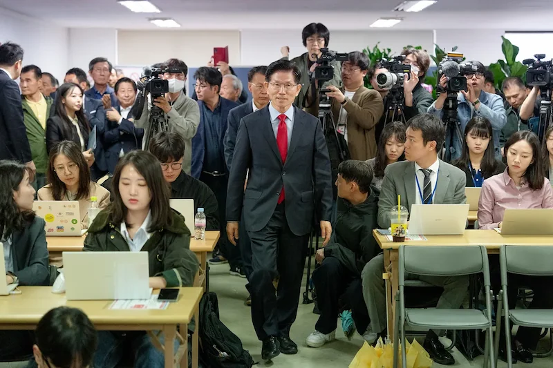 Le speranze presidenziali conservatori della Corea del Sud si uniscono dietro Kim Moon-Soo dopo Rift