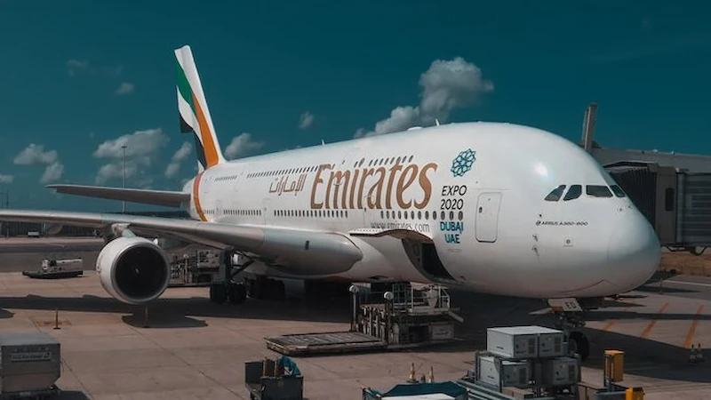 Emirates wkracza w negocjacje z Musk SpaceX w sprawie łączności StarLink podczas lotów
