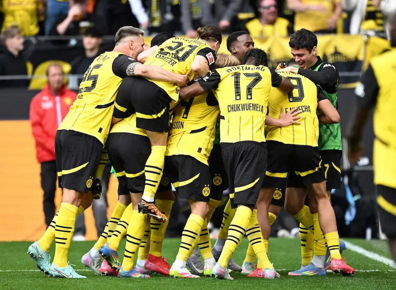 Dortmund beveiligt de laatste Champions League -ligplaats met een spannende overwinning op Kiel in dramatisch seizoen van het seizoen