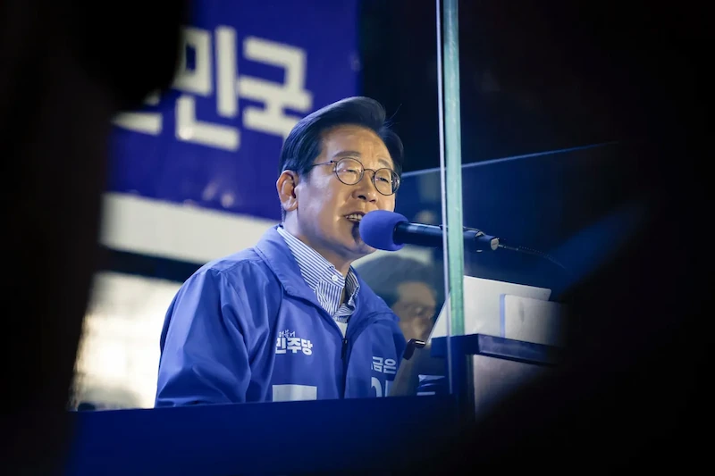 Lee tritt nach Monaten der Turbulenzen als Südkoreas neuer Präsident als südkoreanischer Präsident auf