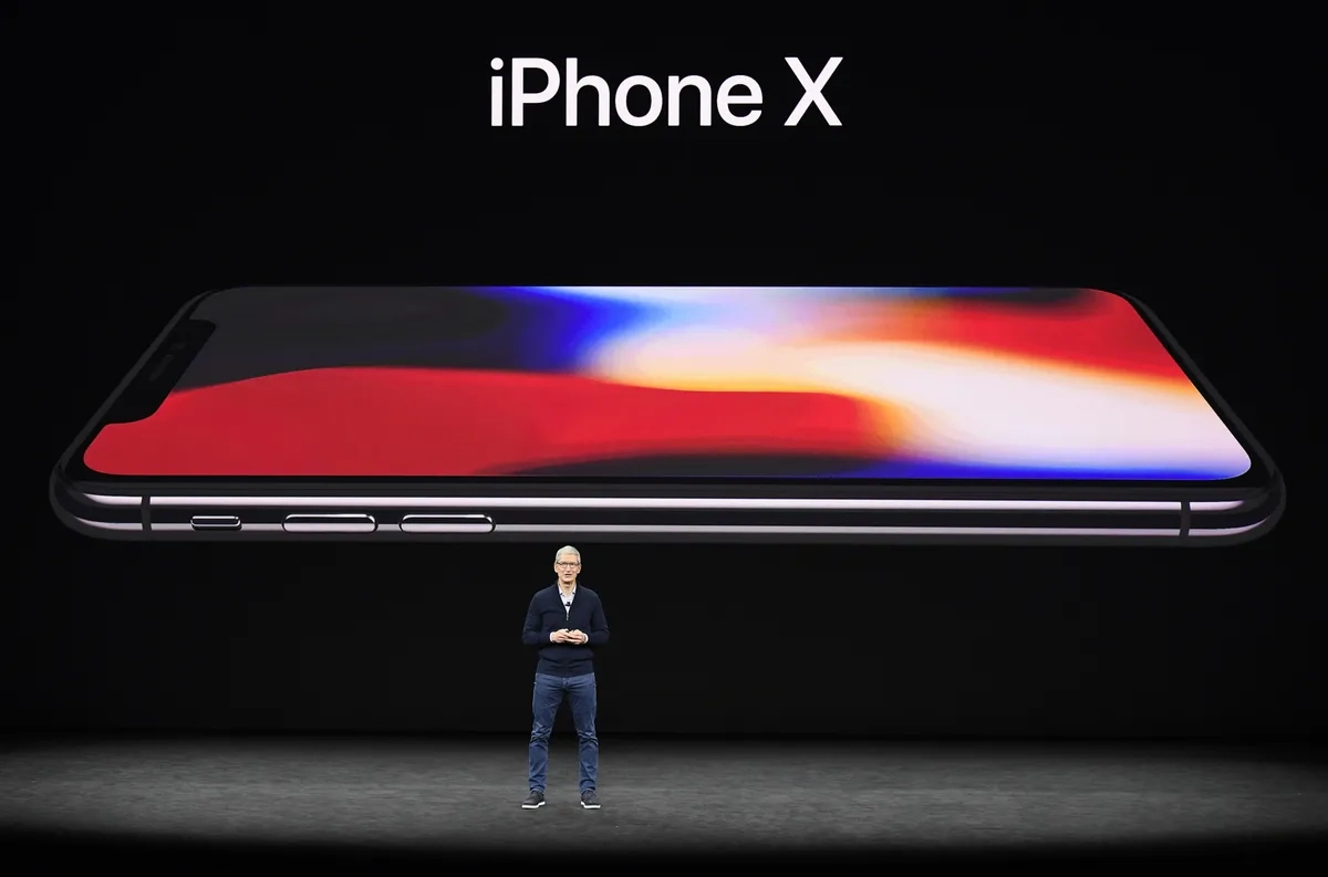 Apple, Yapay Zeka Savaşları ve Hizmet Değişiklikleriyle Karşı Karşıyayken Cesur iPhone Tasarımları Hazırlıyor
